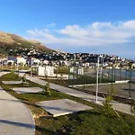 Hill * Podstrana
